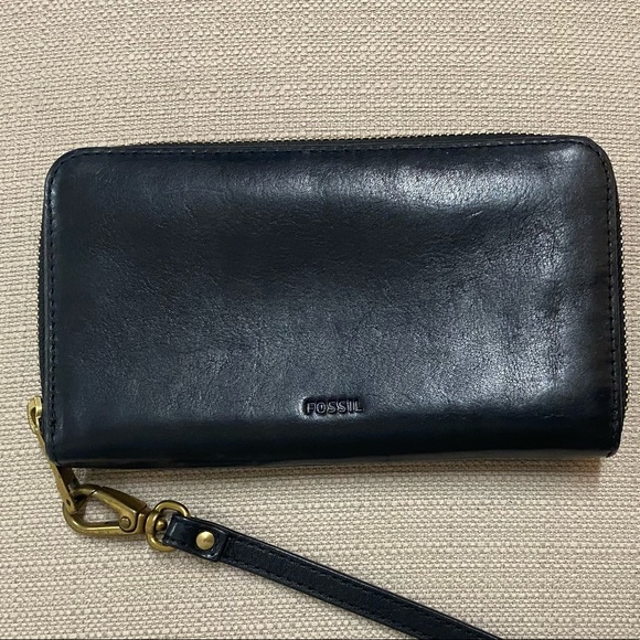 Leather Fossil Wallet - Picture 2 of 5